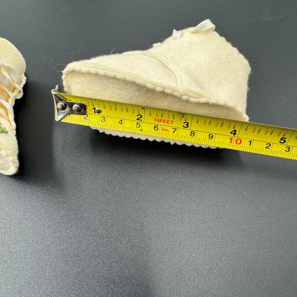 Handmade Vintage Baby Wool Booties With Floral Embroidery & Ribbon Laces Cream T - Picture 8 of 9